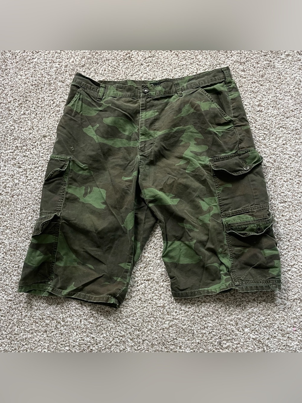 Calvin Klein Jeans Men's Green Camouflage Cargo Shorts